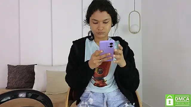 Snapshot of sexychanell_18 chatting on 10-09-25, 01:00 sexychanell 18 online show from 10-09-25, 01:00