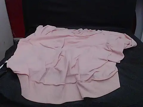 Laura hottt online show from 10-26-25, 05:24