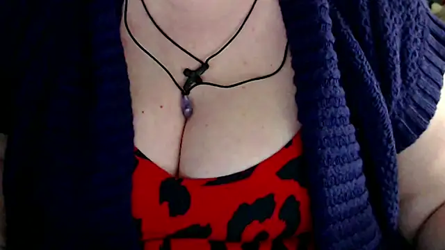 Snapshot of mayasmith chatting on 04-28-26, 12:20 mayasmith online show from 04-28-26, 12:20