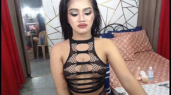 Snapshot of WildTsYhannaUncut chatting on 02-21-25, 10:28 WildTsYhannaUncut online show from 02-21-25, 10:28