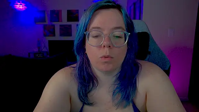 Snapshot of KiraSpitQueen chatting on 06-24-26, 03:49 KiraSpitQueen online show from 06-24-26, 03:49