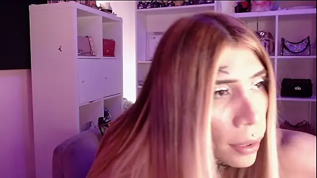 caroline cossei online show from 10-03-25, 04:58