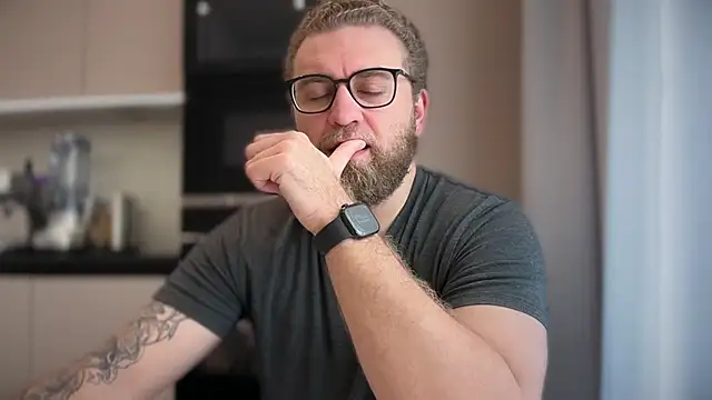 Bear bear  online show from 04-18-26, 09:11