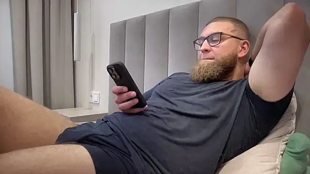 Bear bear  online show from 09-18-25, 01:36