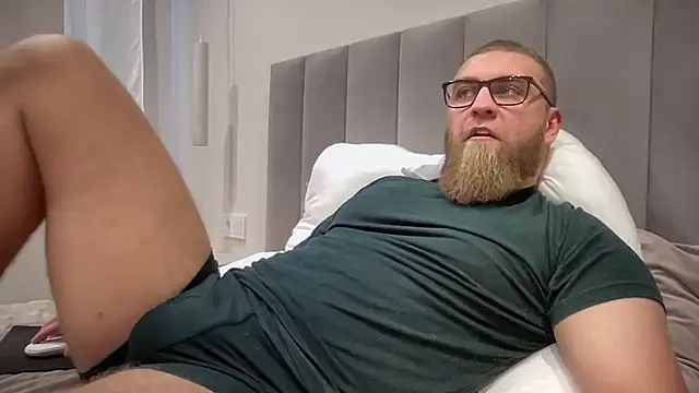 Bear bear  online show from 10-09-25, 11:11