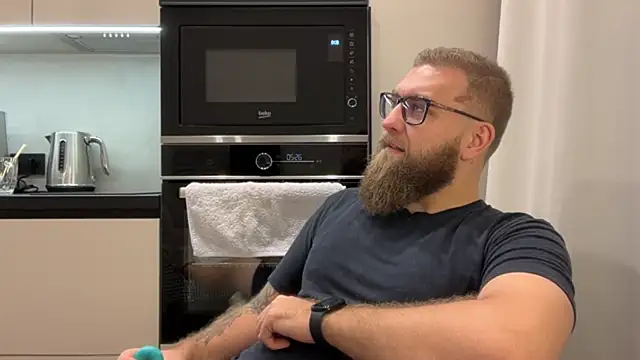 Bear bear  online show from 12-04-25, 12:04