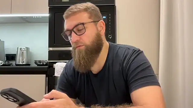 Bear bear  online show from 11-25-25, 11:21