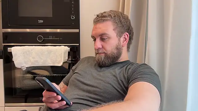 Bear bear  online show from 04-08-26, 09:44