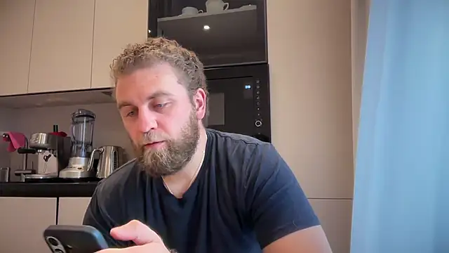 Bear bear  online show from 04-23-26, 09:49