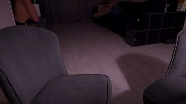 Alisa Moon  online show from 10-20-25, 09:37