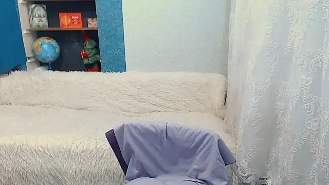 Snapshot of Rainbow_lady chatting on 01-18-25, 08:52 Rainbow lady online show from 01-18-25, 08:52