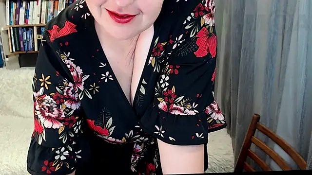 Snapshot of Rainbow_lady chatting on 09-14-25, 02:23 Rainbow lady online show from 09-14-25, 02:23