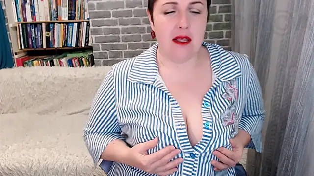 Rainbow lady online show from 10-25-25, 02:44