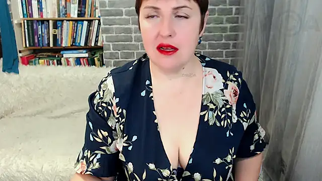 Rainbow lady online show from 11-20-25, 04:02