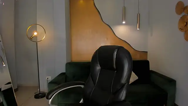 JuanitaClay online show from 10-05-25, 12:51