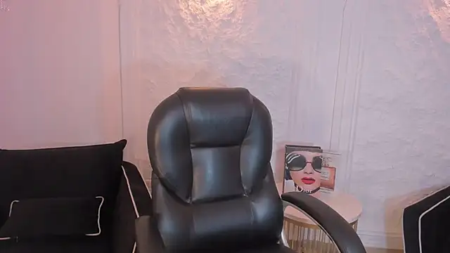 JuanitaClay online show from 01-10-26, 12:00