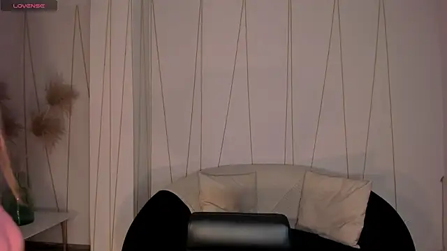 JuanitaClay online show from 05-15-26, 07:23