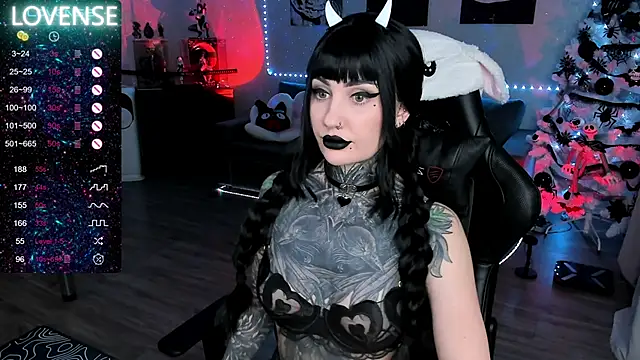 Snapshot of RachelQueen_ chatting on 02-03-25, 11:09 RachelQueen online show from 02-03-25, 11:09