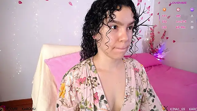 Karolina 1 online show from 04-20-26, 02:07