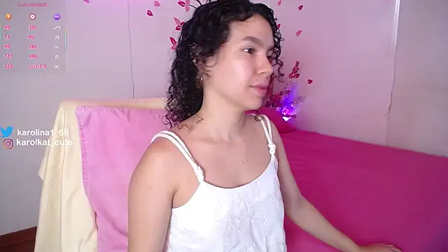 Karolina 1 online show from 10-21-25, 01:43