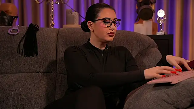 Snapshot of kelly_kent chatting on 03-03-25, 01:38 kelly kent online show from 03-03-25, 01:38