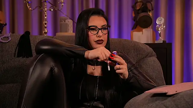 Snapshot of kelly_kent chatting on 02-20-25, 10:26 kelly kent online show from 02-20-25, 10:26