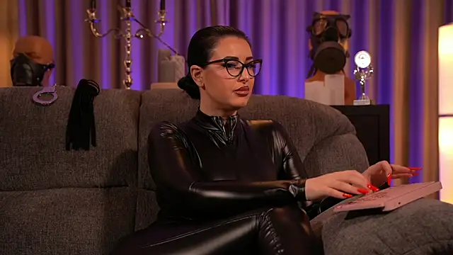 Snapshot of kelly_kent chatting on 03-01-25, 02:15 kelly kent online show from 03-01-25, 02:15