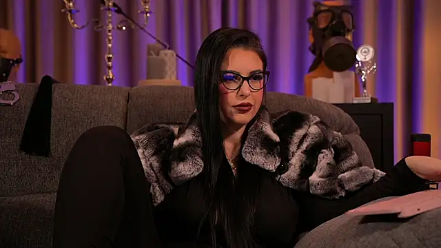 Snapshot of kelly_kent chatting on 02-11-25, 04:22 kelly kent online show from 02-11-25, 04:22