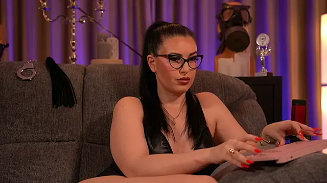 Snapshot of kelly_kent chatting on 02-15-25, 04:36 kelly kent online show from 02-15-25, 04:36