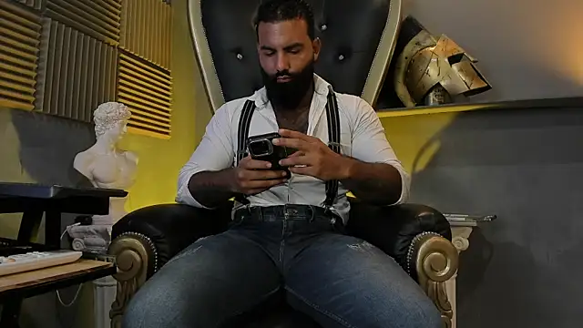 BeardAndrew online show from 11-18-25, 05:22