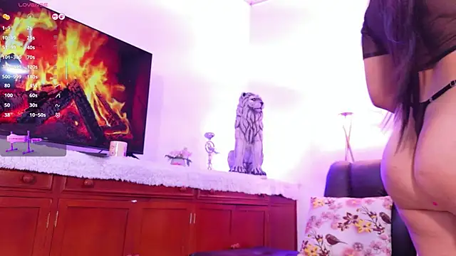 lara giraldo online show from 04-15-26, 01:22