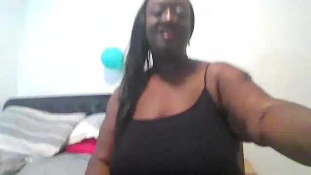 Katiefyi online show from 04-11-26, 03:47