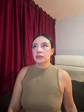 Snapshot of Freyja_soh chatting on 05-12-26, 02:45 Freyja soh online show from 05-12-26, 02:45