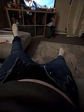 Snapshot of D2GUK chatting on 10-09-25, 11:16 D2GUK online show from 10-09-25, 11:16