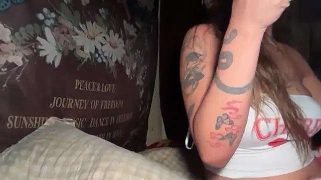 Claire Brooke online show from 05-06-26, 07:40