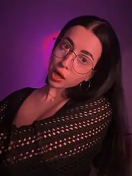 Snapshot of Emylia chatting on 02-27-25, 11:37 Emylia online show from 02-27-25, 11:37