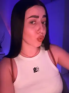 Snapshot of Emylia chatting on 01-29-25, 10:43 Emylia online show from 01-29-25, 10:43