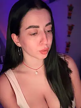 Snapshot of Emylia chatting on 01-08-25, 11:19 Emylia online show from 01-08-25, 11:19