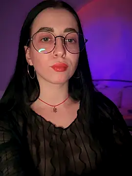 Snapshot of Emylia chatting on 11-12-25, 09:07 Emylia online show from 11-12-25, 09:07