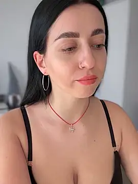 Snapshot of Emylia chatting on 01-18-25, 12:36 Emylia online show from 01-18-25, 12:36