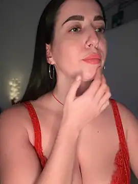 Snapshot of Emylia chatting on 12-12-24, 12:38 Emylia online show from 12-12-24, 12:38