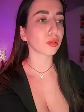 Snapshot of Emylia chatting on 12-15-24, 01:02 Emylia online show from 12-15-24, 01:02