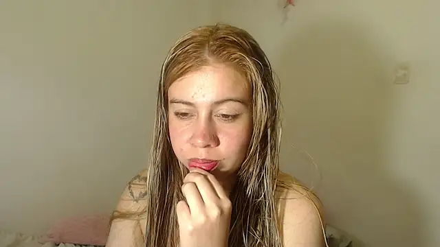 Snapshot of SweetSofty chatting on 01-27-25, 10:27 SweetSofty online show from 01-27-25, 10:27