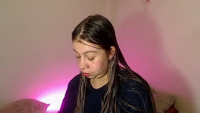 Snapshot of SweetSofty chatting on 01-12-25, 10:43 SweetSofty online show from 01-12-25, 10:43