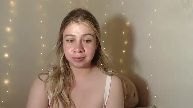 Snapshot of SweetSofty chatting on 10-01-25, 10:24 SweetSofty online show from 10-01-25, 10:24