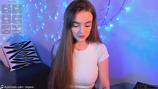 xwiuiwx online show from 02-25-25, 06:33