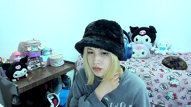 Akane-Mou online show from 09-15-25, 07:09