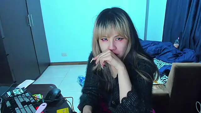 Akane-Mou online show from 01-10-25, 10:50