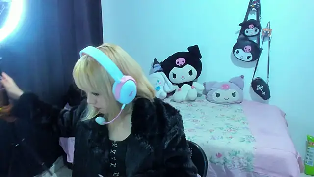 Akane-Mou online show from 10-24-25, 03:16
