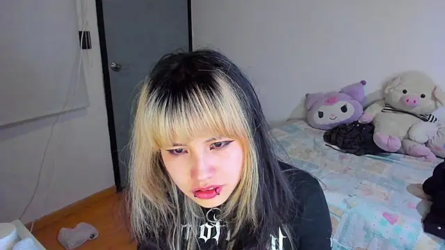 Akane-Mou online show from 12-12-24, 05:31
